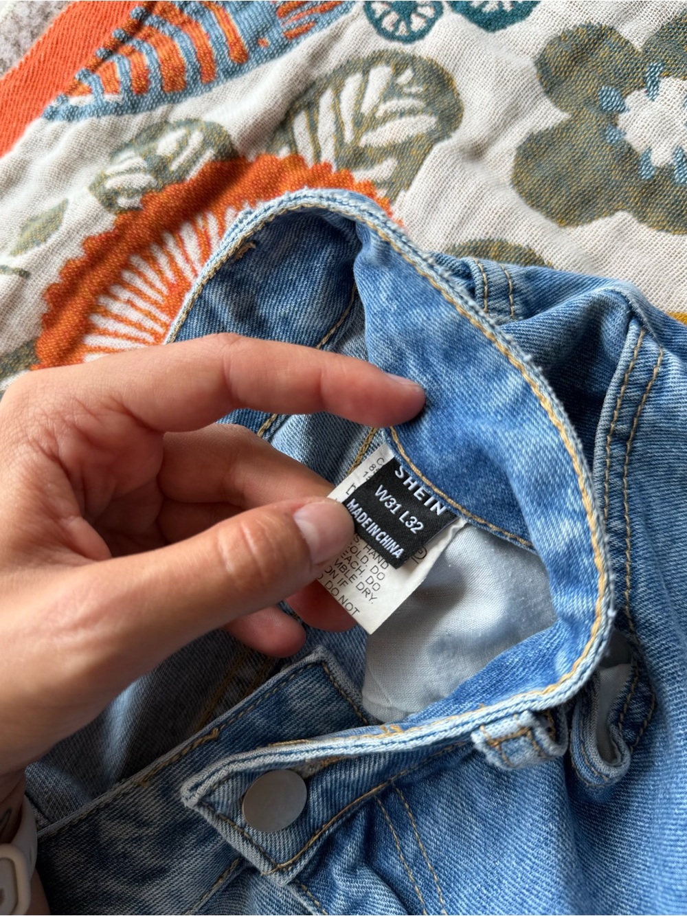 SHEIN Light Blue Distressed Ripped Jeans - Picture 2 of 2